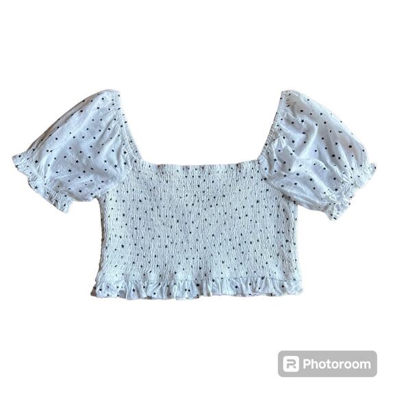 Le Lis High Praise Smocked Star Print Crop Top (White/Navy Star) Size- Medium - Picture 5 of 12